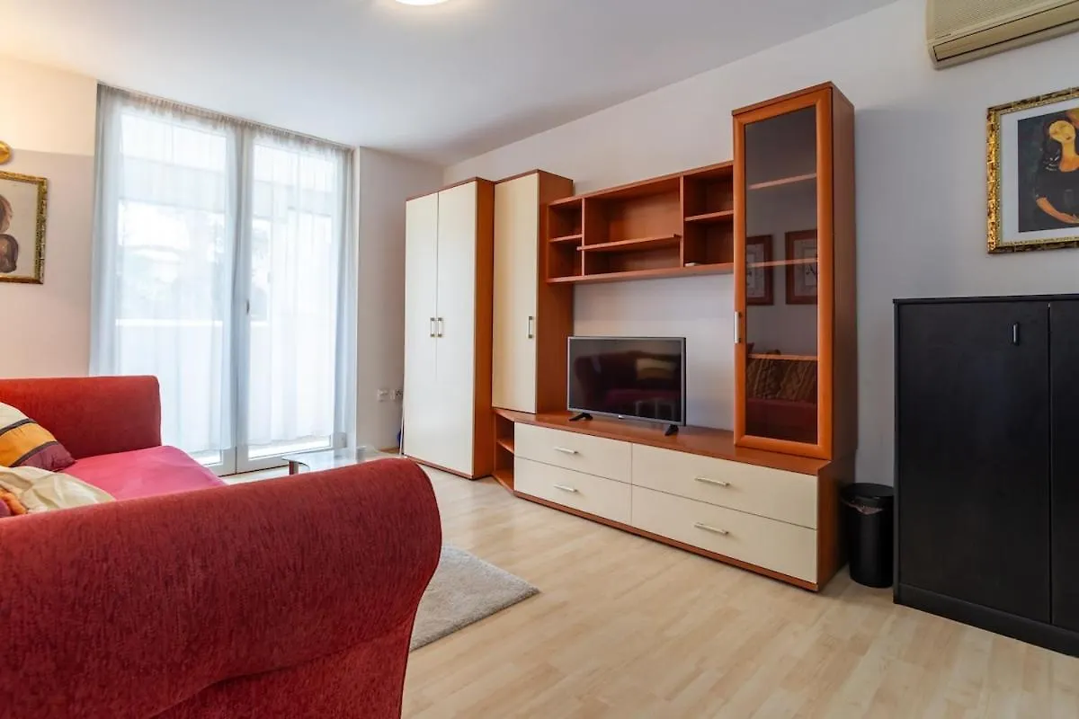 Nia Apartment, Split